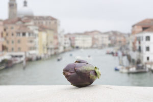 David Horvitz 435 Ponti e qualche scorciatoia (435 ponts et quelques raccourcis), 2019 Biennale de Venise, 7 mai – 24 novembre 2019 Courtesy de l’artiste et Lab’Bel © Ernst van Deursen