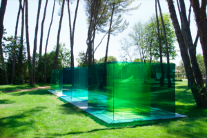 Venet Foundation - Larry Bell - Something Green 2017 © Xinyi Hu - Courtesy Venet Foundation New York